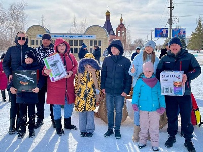 В Озинках состоялось народное гуляние «Гуляй, народ - Масленица идёт»