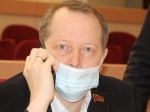 Единоросс Гладков поспорил с коммунистом Есиповым и предложил изменить статус депутата, чтобы защитить его от «девальвации»
