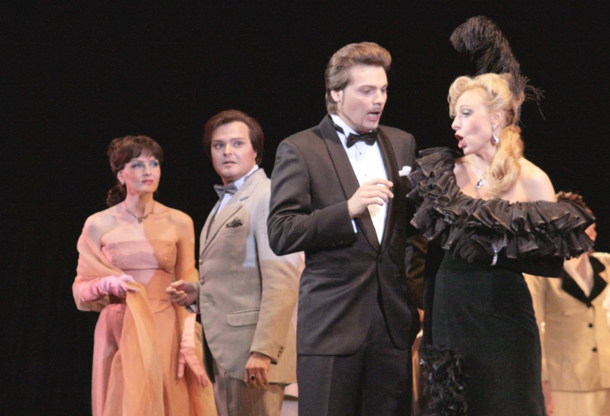 Саратовский театр оперетты организует гастрольные поездки в Пензу и районные центры Саратовской области