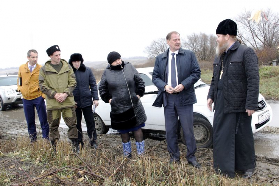 В Татищево устанавливают Поклонные кресты