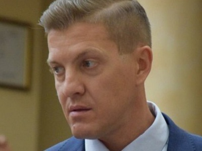 Огромные свалки мусора на улицах Саратова разрастаются день за днем