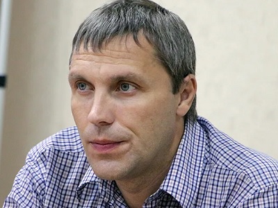 Общественник рассказал о свалке грязного, смешанного с реагентами снега в Затоне