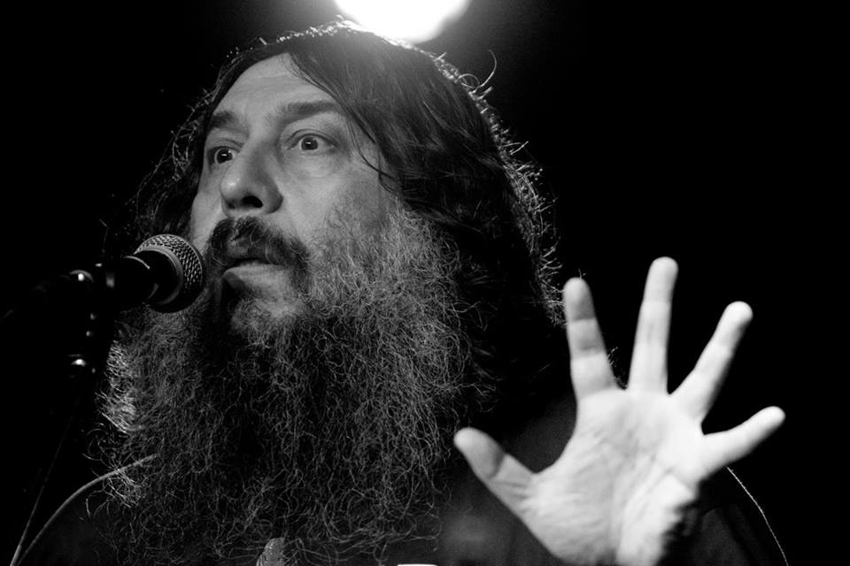 В театре «Балаганчикъ»  Герман Лукомников читает «Гамлета»