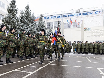 В преддверии Дня защитника Отечества в СГТУ прошло торжественное построение