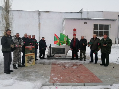 В Ершове сегодня почтили память пограничников Советской армии