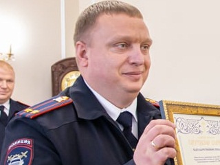 В Саратове автохам припарковал внедорожник-