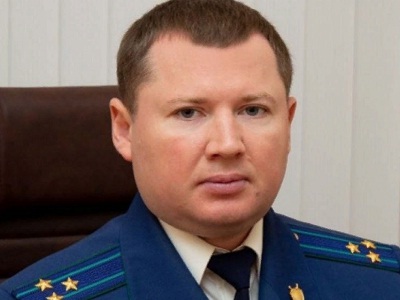 Экс-директора школы осудят за получение зарплаты вместо дворника