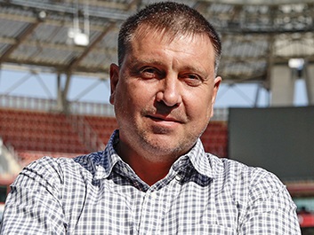 Спортивные выходные: большой и пляжный футбол