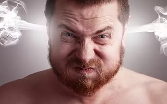 На новой набережной провалился асфальт и не горят фонари