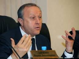 Губернатор распределил обязанности между собой и своими замами