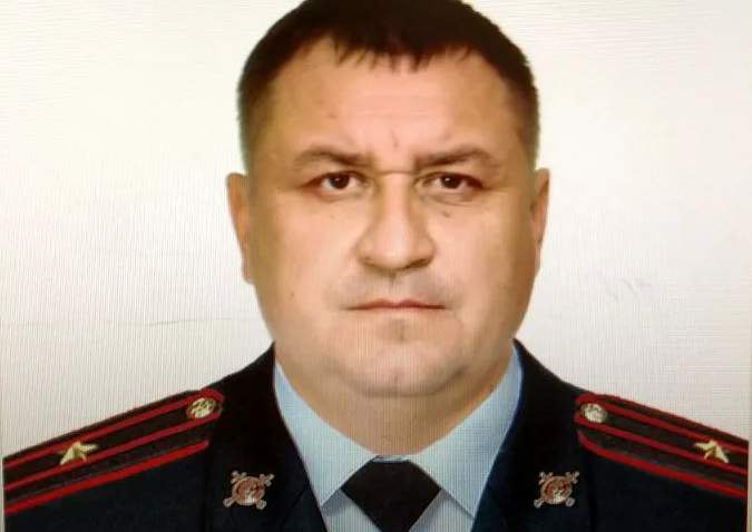 Конфликт из-за машины на тротуаре. За рулем оказался подросток без прав