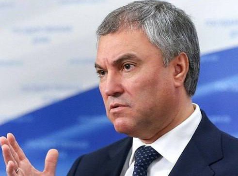 Кольцо безвластия: губернатор заявил Володину, что до декабря на развороте у Детского парка заменят трамвайные рельсы (кажется, он… кхм… преувеличил)