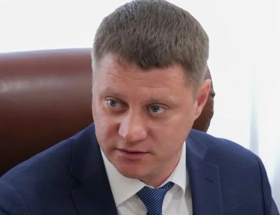 Полные тезки прокурора, чиновницы, родственника фермера получают дома по госпрограмме