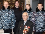 В Саратове члены отряда «Юный друг полиции» навестили ветерана Великой Отечественной войны