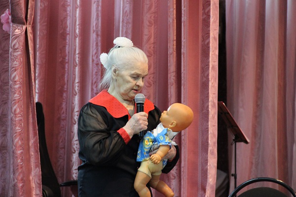 В Балашовском доме-интернате для престарелых и инвалидов прошел концерт посвященный «Дню матери»