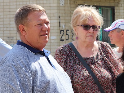 Панков обсудил с пугачевцами ремонт тротуаров в городе