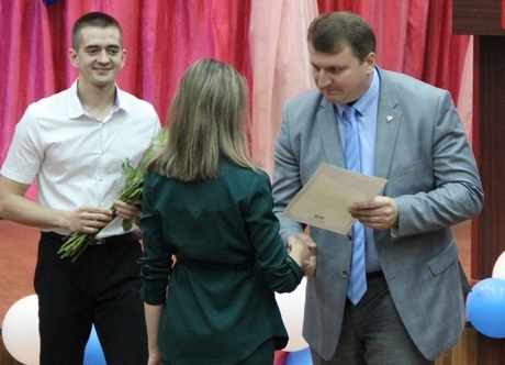  В Балашовском доме-интернате прошел концерт посвященный дню социального работника