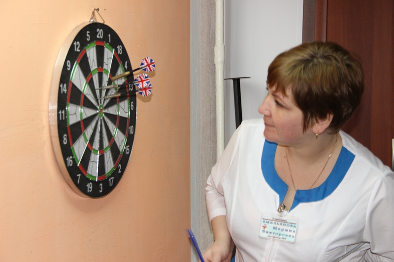 В Балашовском доме-интернате прошли соревнования по игре дартс - «Все пятерки»