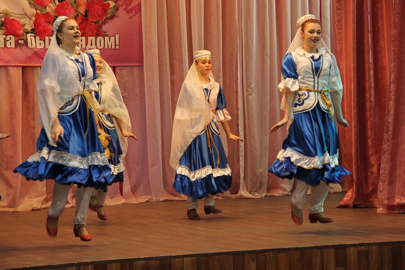 В Балашовском доме-интернате прошел концерт воспитанников центра «Созвездие», посвященный Дню матери