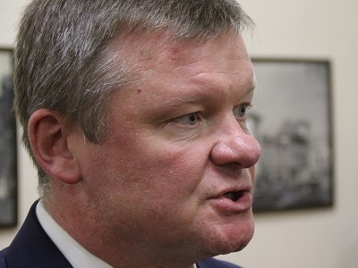 Жительница Заводского района просит главу Исаева почистить снег