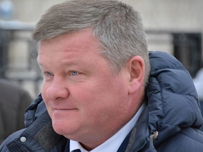 Остановки есть, а транспорт не ходит: житель Юбилейного попросил запустить автобусы вглубь поселка, но получил «постыдный ответ»