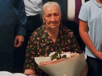 В Саратове труженица тыла Анастасия Ивлева отметила 100-й день рождения