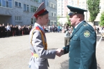 Саратовские таможенники поздравили подшефных с праздником Последнего звонка