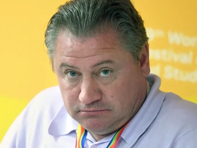Андрей Канчельскис о поле на саратовском стадионе: 