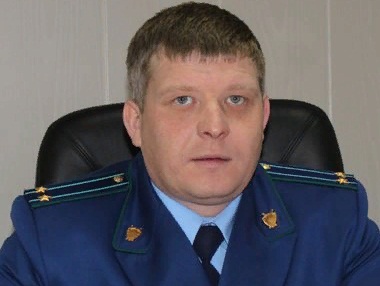 В Саратовской области поменяли местами двух прокуроров