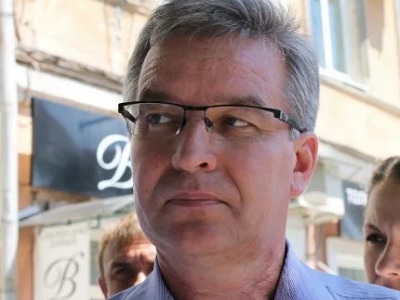 В Гагаринском районе из-за ям на дороге ограничили движение автобусов №226К