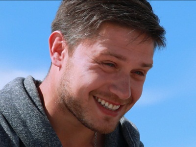 Ведущий Первого канала испек калач и поиграл на саратовской гармошке