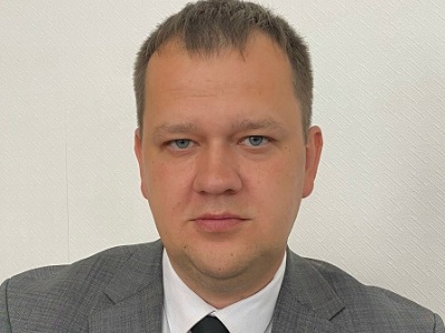 «Это единственная дорога в школу»: жители Ленинского района вынуждены ходить по разбитым кирпичам 