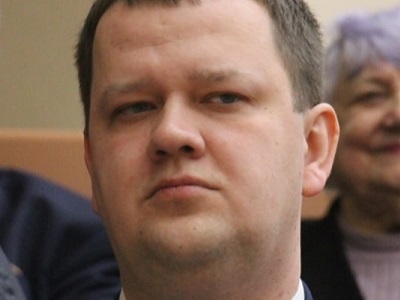 «Это гениально!»: горожанин показал, как делают тротуар около школы