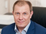 Автомобилисты объезжают перекрытую улицу Чернышевского по тротуару