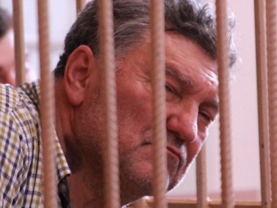 Заподозрен еще и в мошенничестве, объявлялся в розыск. Полковник Межуев арестован