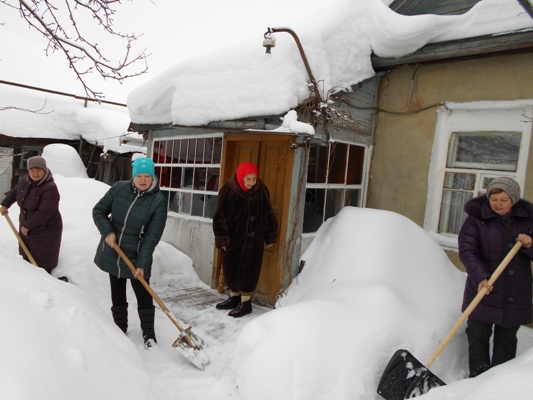 Специалисты соцзащитных учреждений области проводят ежедневные рейды по обследованию условий проживания одиноких граждан