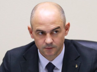 Трактор сбил трубу, провода обледенели: жители сёл остались без газа и света