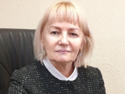 Взятки в РЖД. Мужчины-коррупционеры остались на свободе, а женщину посадили