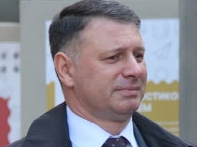 На воспитанников двух саратовских детсадов может упасть снежная глыба