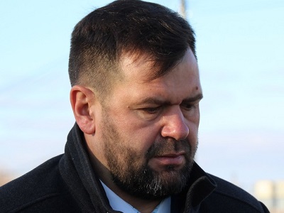 У саратовского автобуса в пути отвалилась дверь. Ее просто погрузили в салон