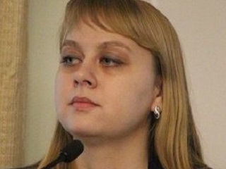 Очевидец: в микрорайоне Пролетарка рабочие скидывают строительный мусор с высоты 10 этажа (видео)