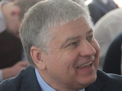 В Октябрьском ущелье дорогу закрыли шлагбаумом: жильцов и таксистов не пускают