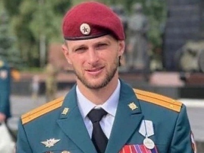В Шиханах матери героя СВО Александра Потапова вручили знак «Семье погибшего защитника Отечества»