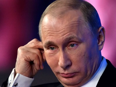 Путин подписал законы о фейковых новостях и оскорблении власти