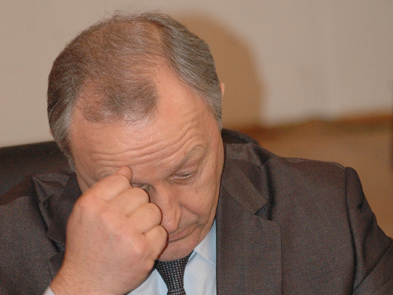 Жители села Урицкое предложили Валерию Радаеву проехаться по их дорогам