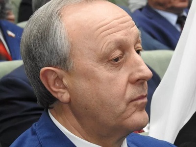 Валерий Радаев напоследок резко поднялся в медиарейтинге глав регионов