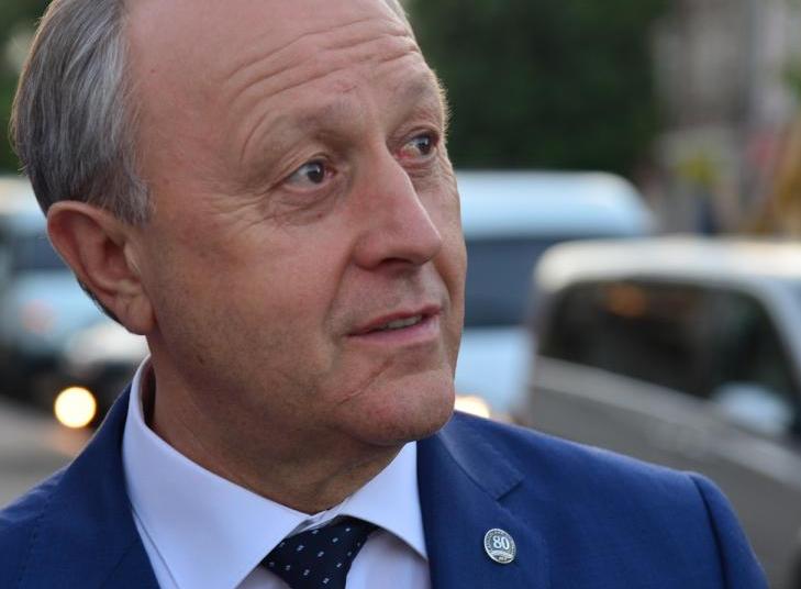 Губернатора просят проложить обещанный асфальт к 