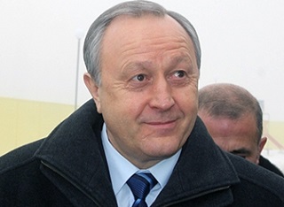 Дети-сироты спрашивают губернатора: 