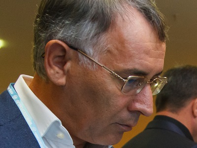 «Россия» в огне: пожар в историческом здании в центре Саратова не оставляет ему шансов на восстановление