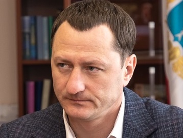 В Саратове суд отправил Дмитрия Романова под домашний арест